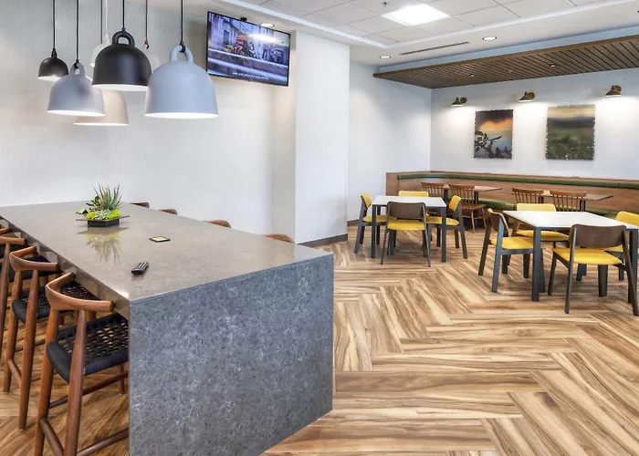 Fairfield Inn & Suites By Marriott Ottawa Airport